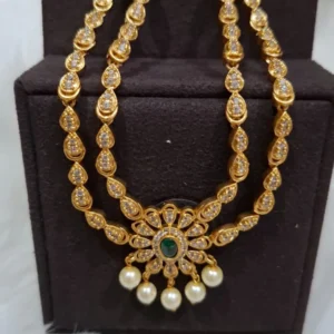 Double line green necklac