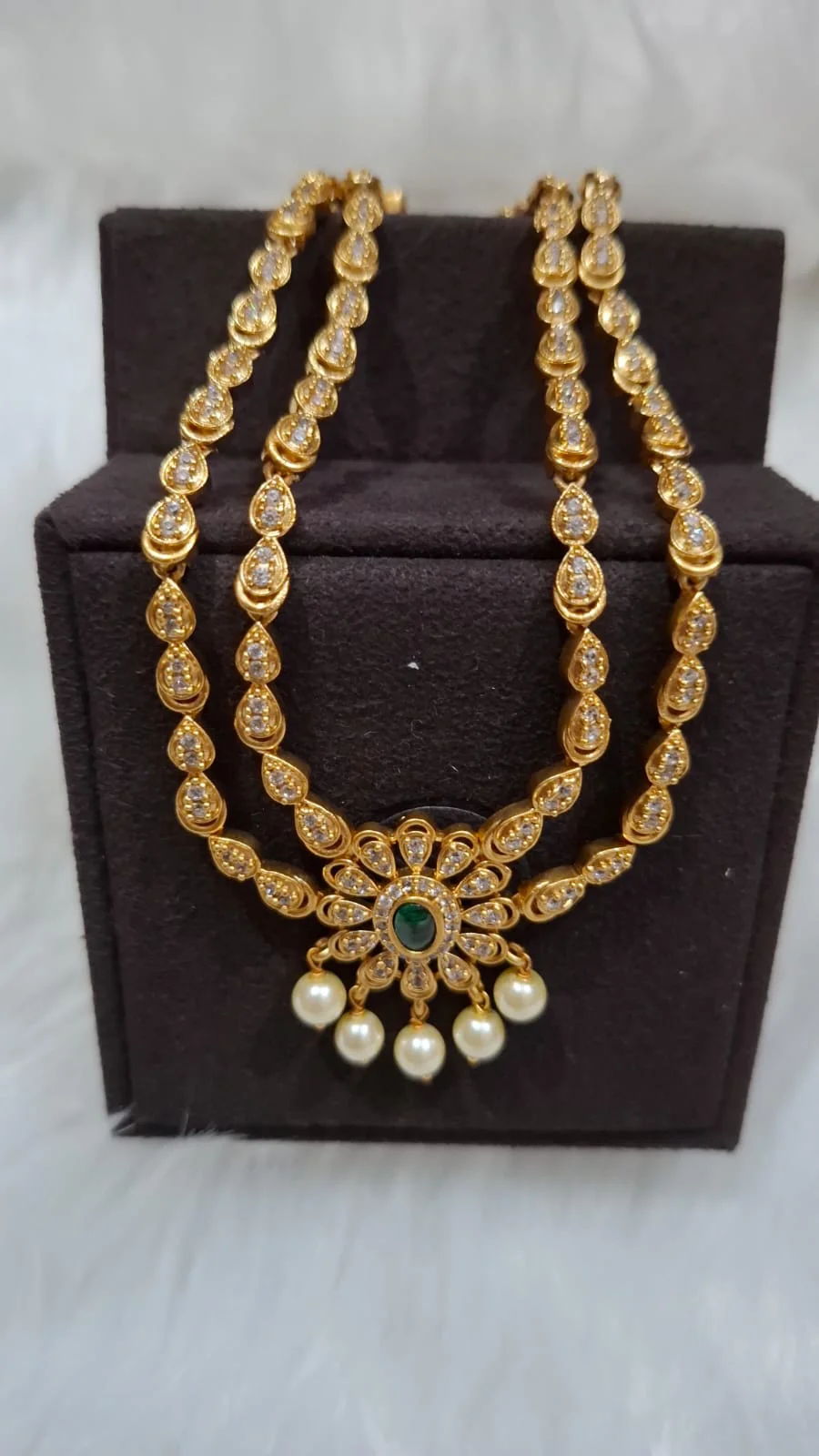 Double line green necklac