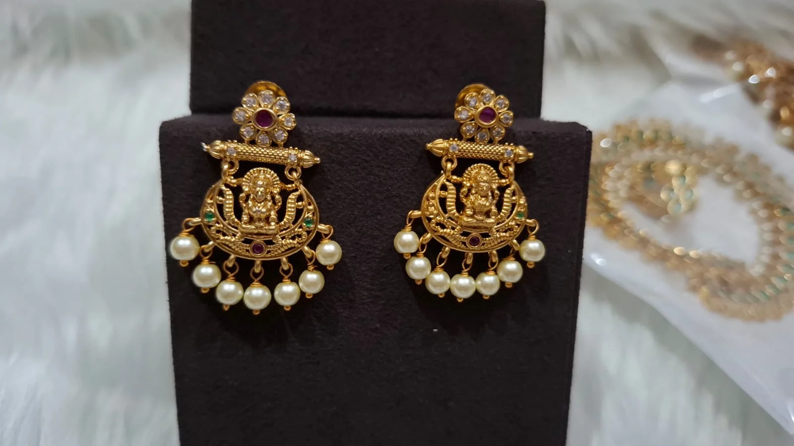 Multicolor long neckset earrings